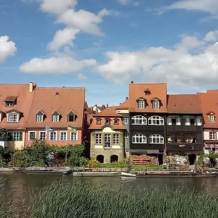 Apartment Barock Galeriehaus In Klein Venedig Am Fluss Mit Garten Bamberg