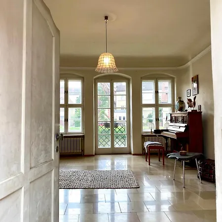 Barock Galeriehaus In Klein Venedig Am Fluss Mit Garten Lägenhet
